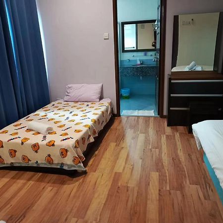 Melaka Beachfront Villa With Pool Extérieur photo