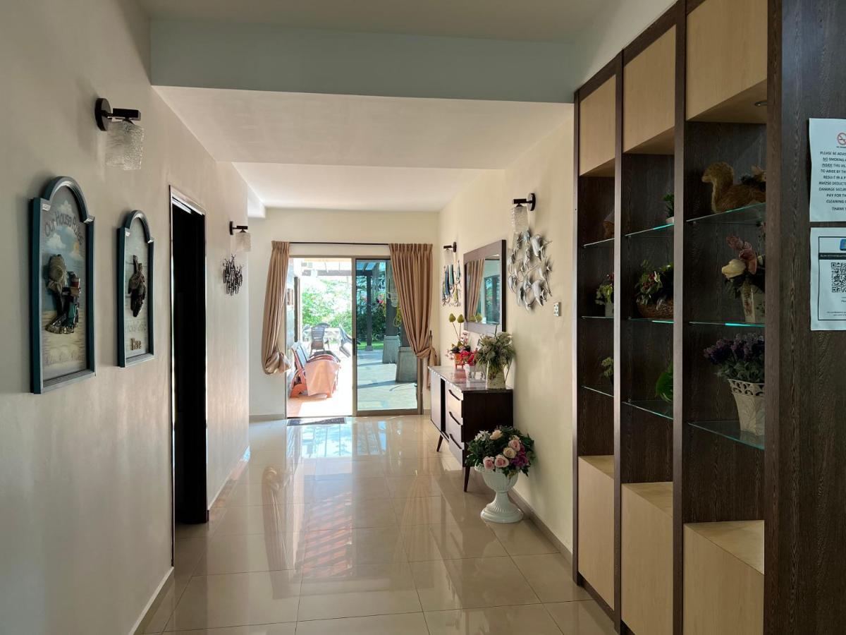 Melaka Beachfront Villa With Pool Extérieur photo