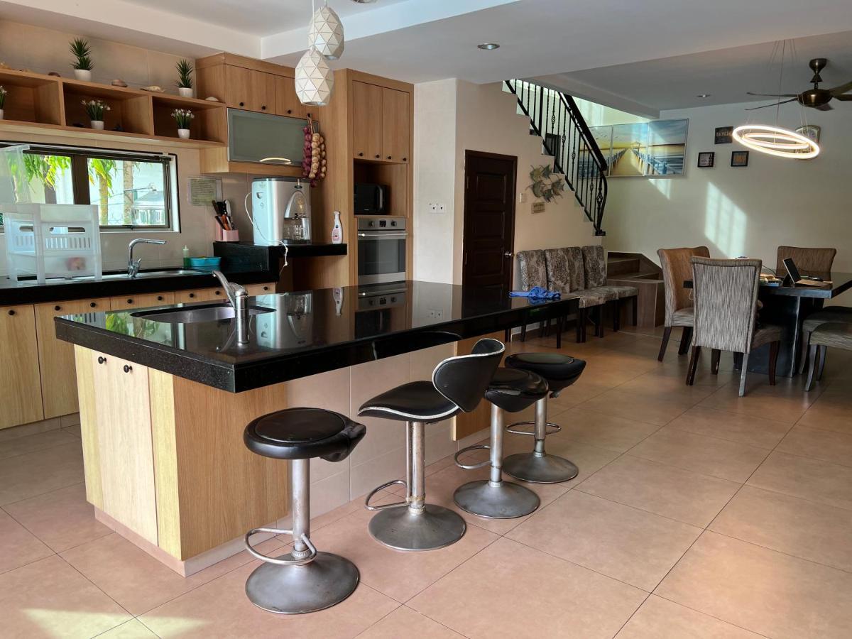 Melaka Beachfront Villa With Pool Extérieur photo