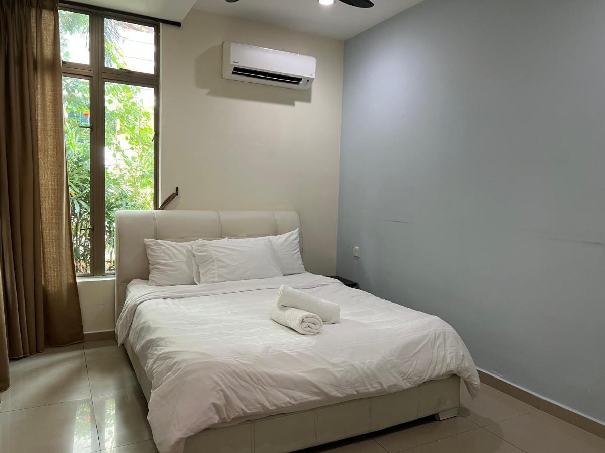 Melaka Beachfront Villa With Pool Extérieur photo