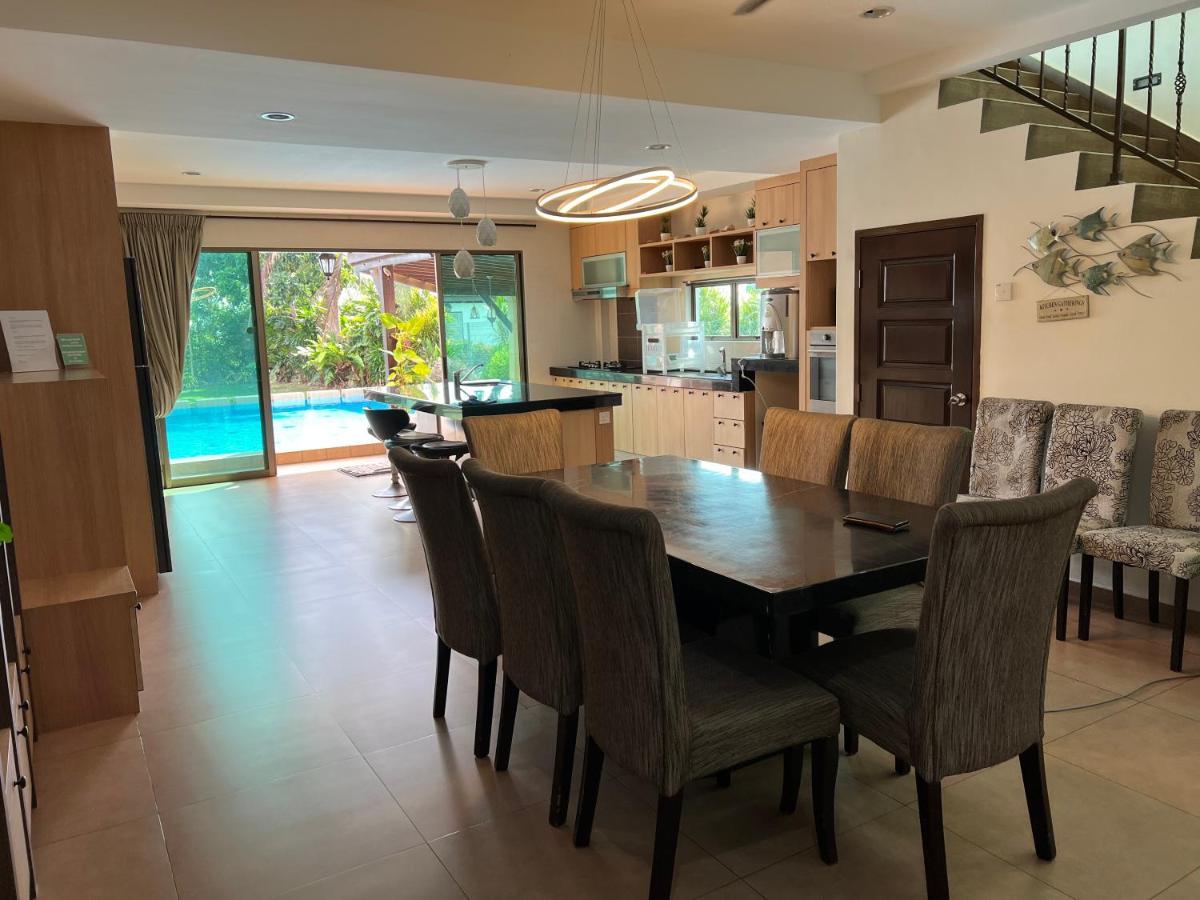Melaka Beachfront Villa With Pool Extérieur photo