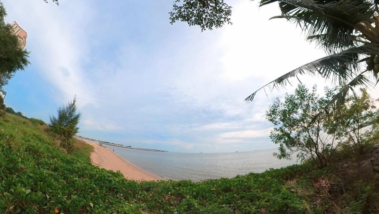Melaka Beachfront Villa With Pool Extérieur photo