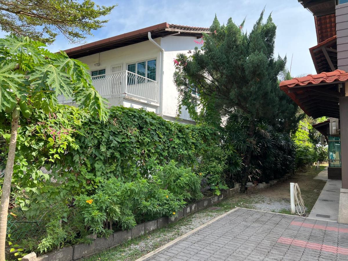 Melaka Beachfront Villa With Pool Extérieur photo