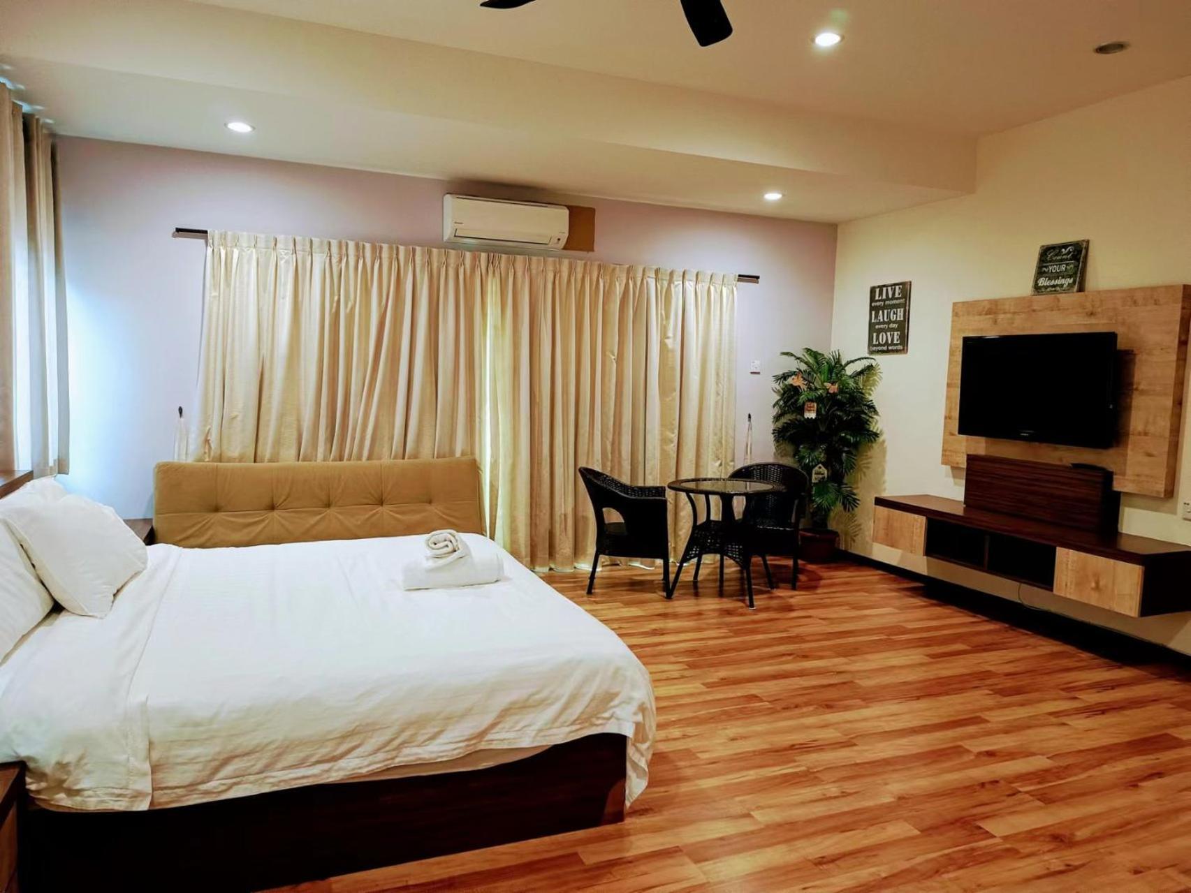 Melaka Beachfront Villa With Pool Extérieur photo