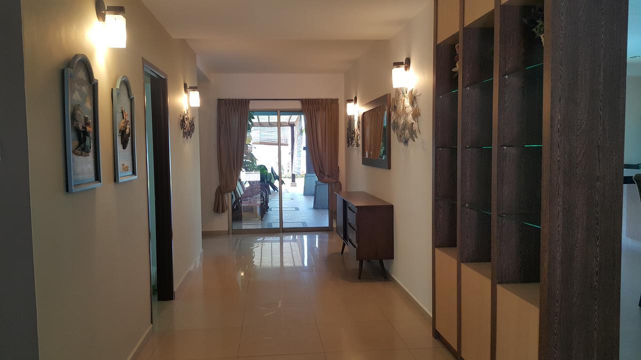 Melaka Beachfront Villa With Pool Extérieur photo