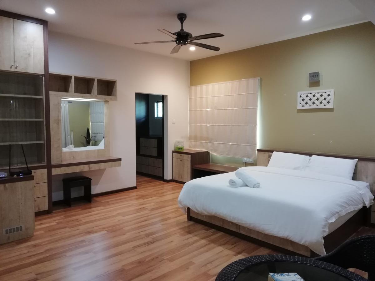 Melaka Beachfront Villa With Pool Extérieur photo