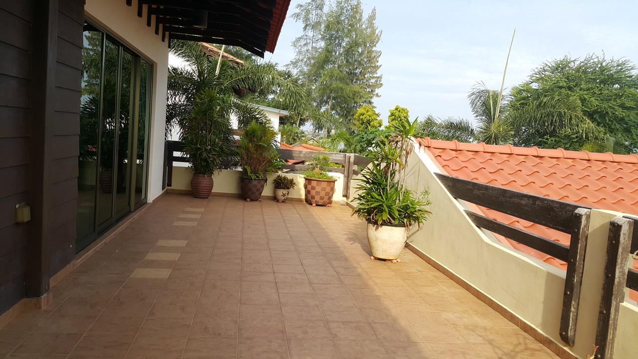 Melaka Beachfront Villa With Pool Extérieur photo